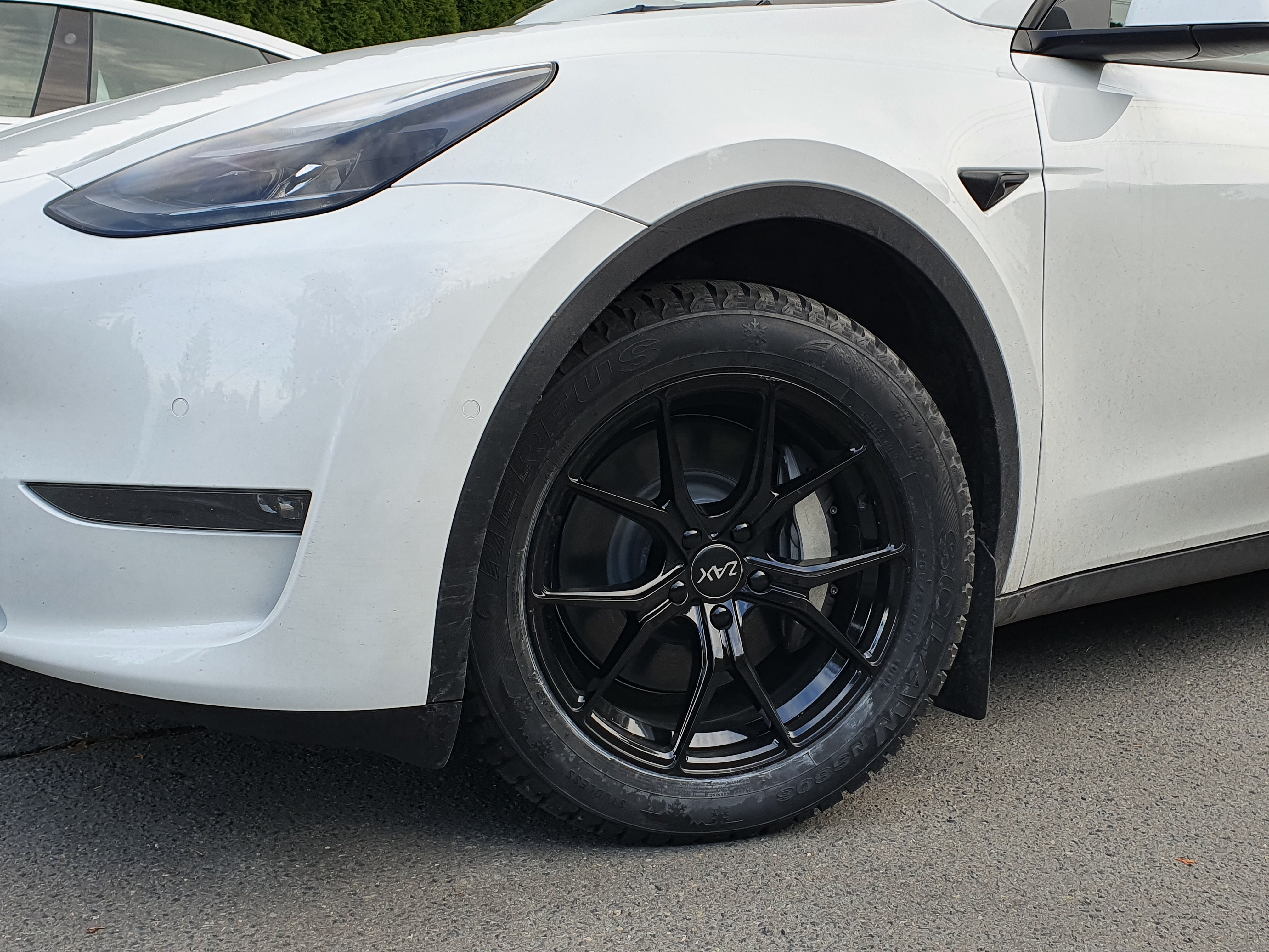 Tesla-model-Y-vinterhjul-18-tom